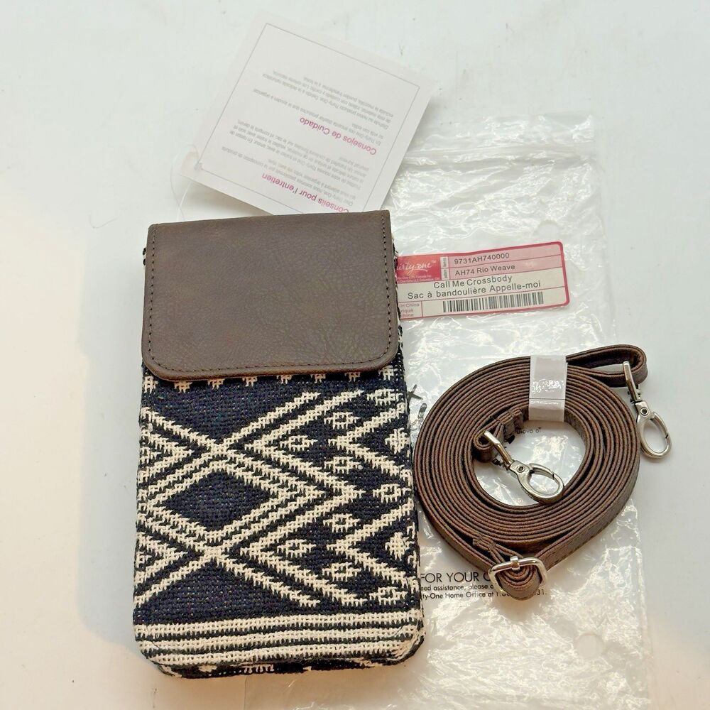 NEW Thirty-One Call Me Crossbody Bag Black & White Rio Weave Phone Card Purse